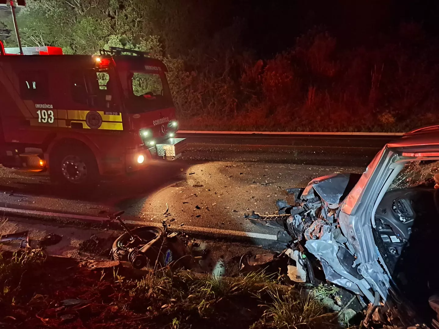 Colisão na BR-280 deixa três feridos em Mafra